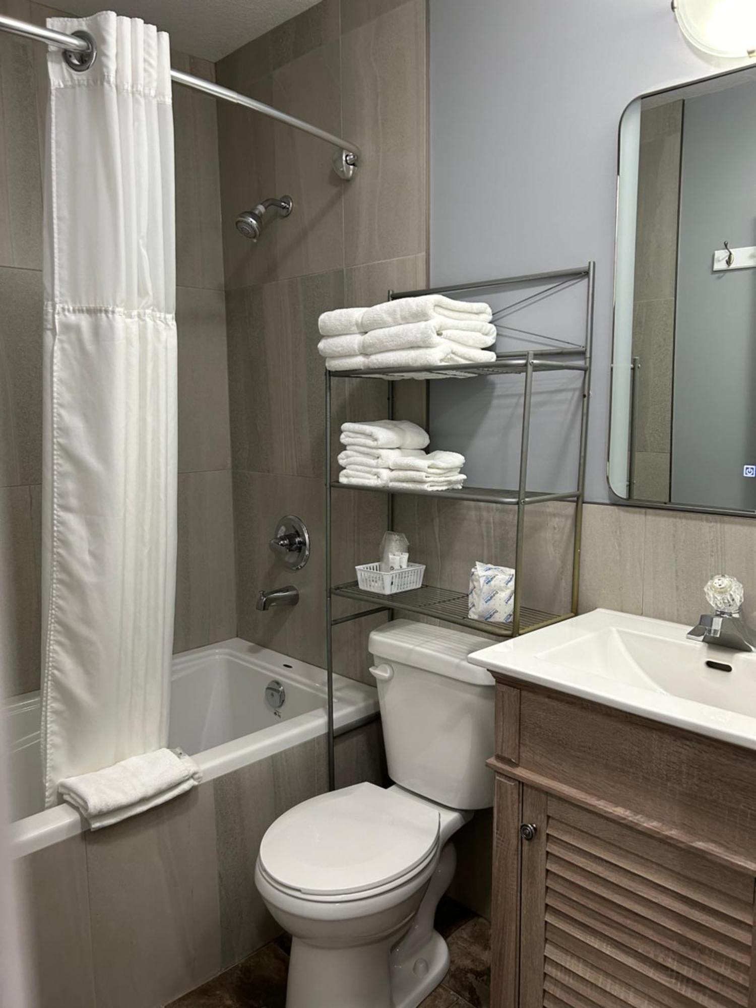Arrow Lake Motel Fauquier Экстерьер фото